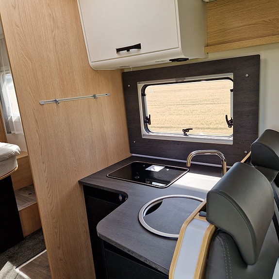 Sunlight Sunlight T690L - Automat - Queenbed- Senkeseng-Solcelle 230W-Vinterdekk-Ryggekamra- 23 mnd Garanti 19 of 30
