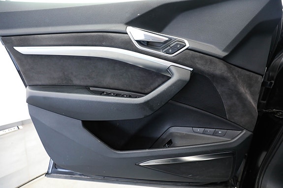 Audi e-tron Sportback 26 of 30