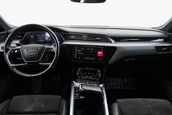 Audi e-tron Sportback 21 of 30