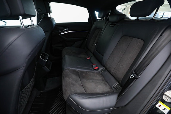 Audi e-tron Sportback 17 of 30