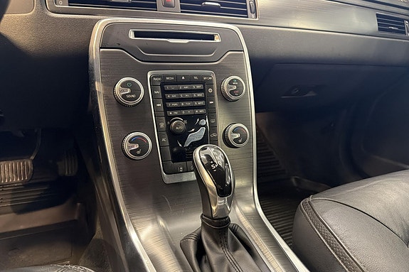 Volvo XC70 15 of 24