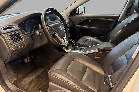 Volvo XC70 11 of 24