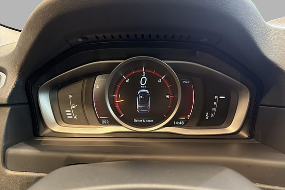 Volvo XC70 13 of 24