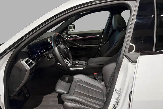 BMW i4 11 of 23