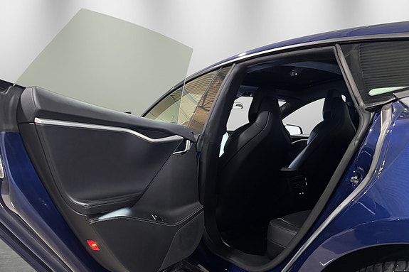 Tesla Model S 25 of 30