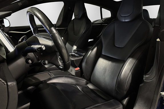 Tesla Model S 21 of 30
