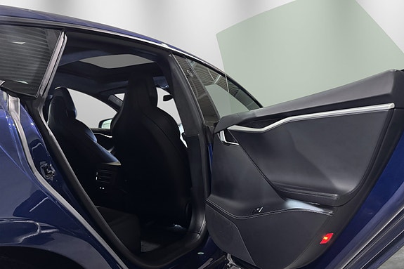 Tesla Model S 30 of 30