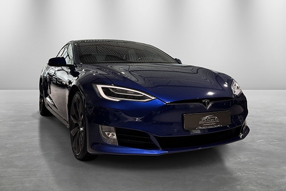 Tesla Model S 11 of 30