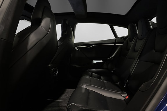 Tesla Model S 26 of 30