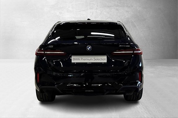 BMW i5 3 of 25