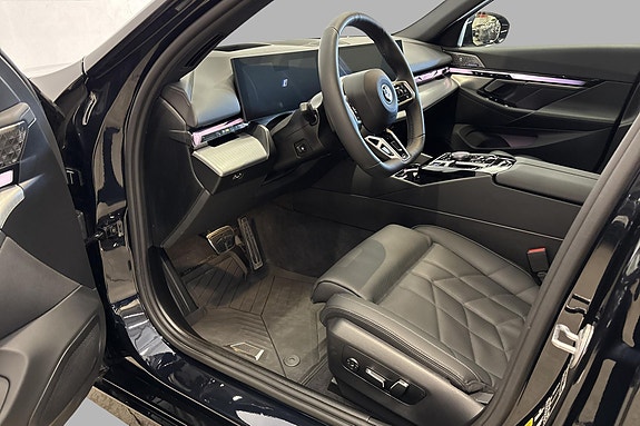 BMW i5 5 of 25