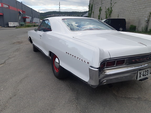 Pontiac Bonneville 8 of 14