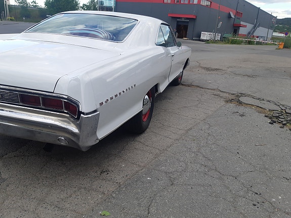Pontiac Bonneville 7 of 14