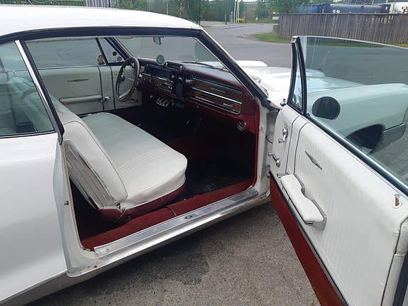 Pontiac Bonneville 13 of 14