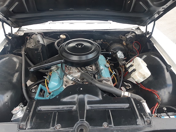 Pontiac Bonneville 9 of 14