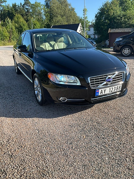 Volvo S80 4 of 5