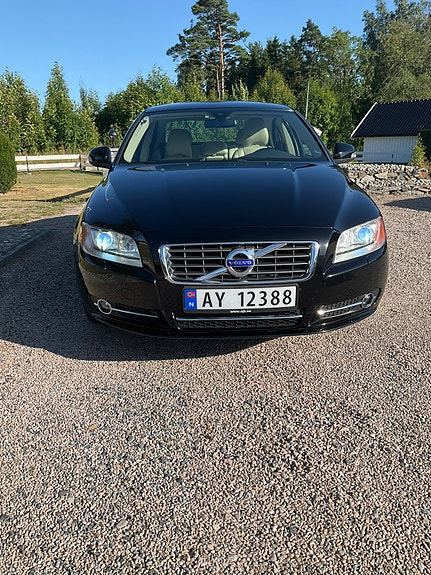 Volvo S80 3 of 5