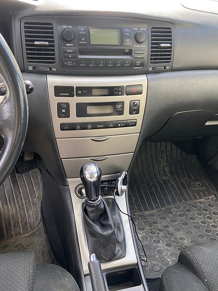 Toyota Corolla 5 of 5