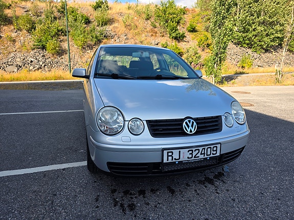 Volkswagen Polo 2 of 30