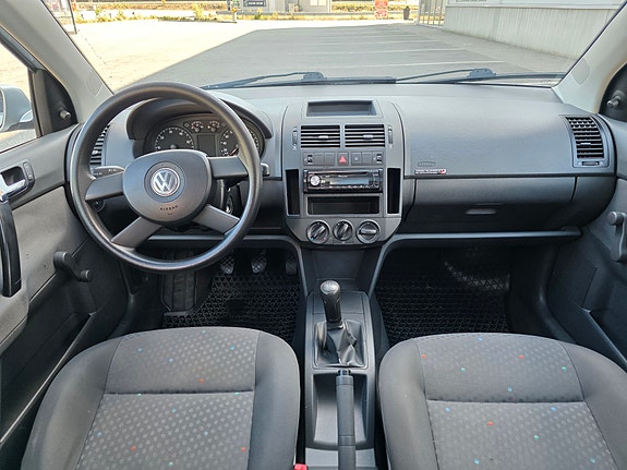 Volkswagen Polo 7 of 30