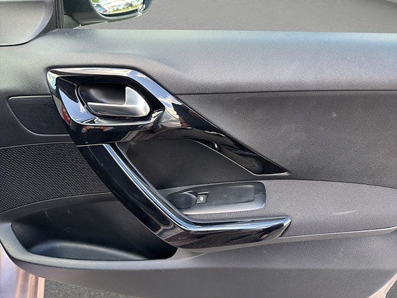 Peugeot 208 18 of 22