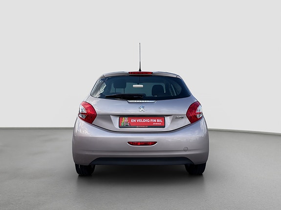 Peugeot 208 4 of 22