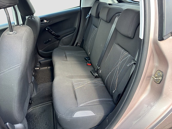 Peugeot 208 16 of 22