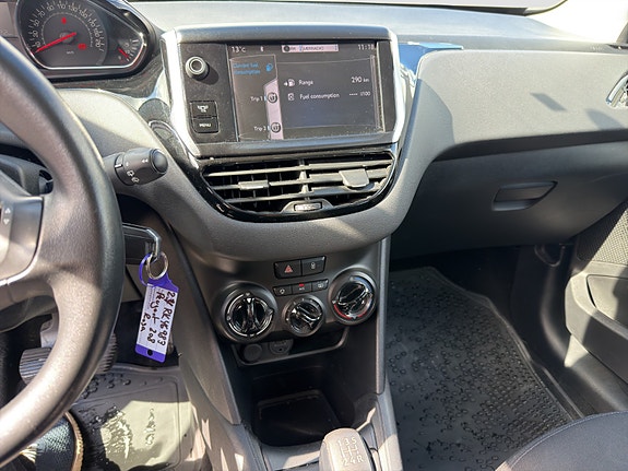 Peugeot 208 13 of 22