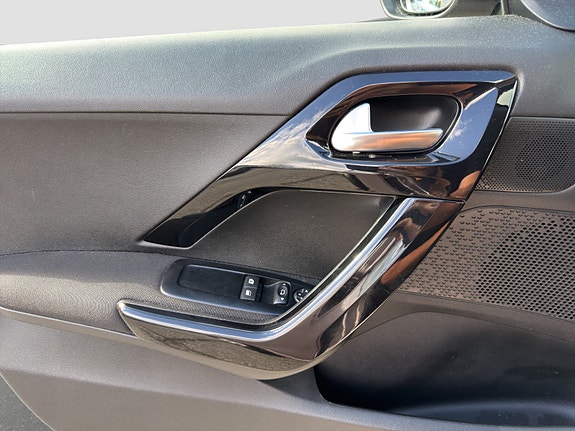 Peugeot 208 15 of 22