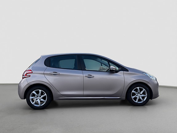 Peugeot 208 6 of 22