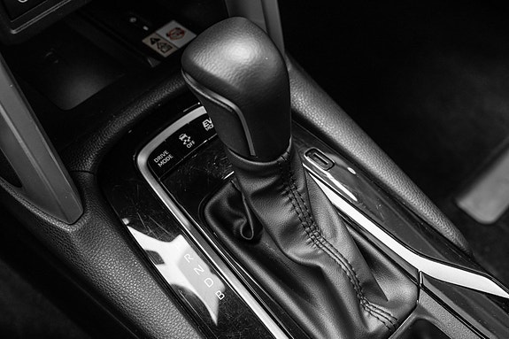 Toyota Corolla Cross 12 of 24