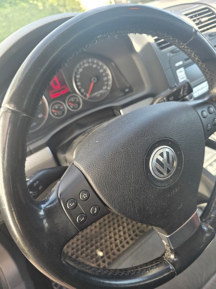 Volkswagen Golf V 9 of 10