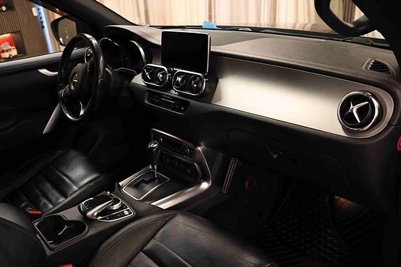 Mercedes-Benz X250 d 12 of 30