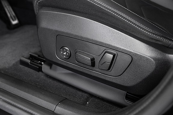 BMW iX2 14 of 30
