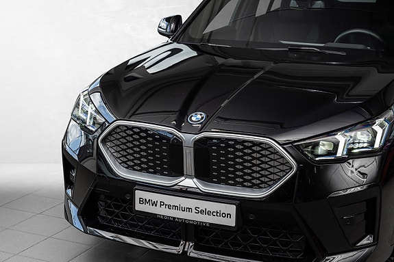 BMW iX2 2 of 30