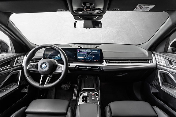 BMW iX2 16 of 30