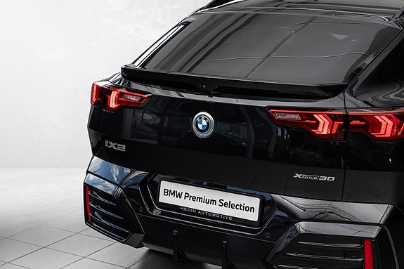 BMW iX2 7 of 30
