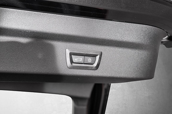 BMW iX2 29 of 30