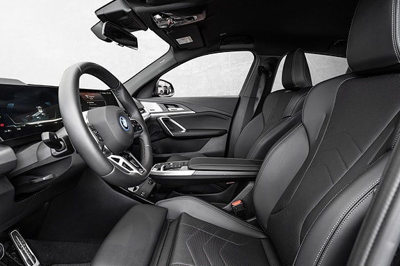 BMW iX2 12 of 30