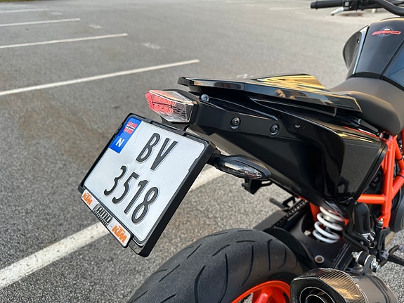 KTM 690 Duke R - A2 - Akrapovic - Tank og sidevesker 10 of 19