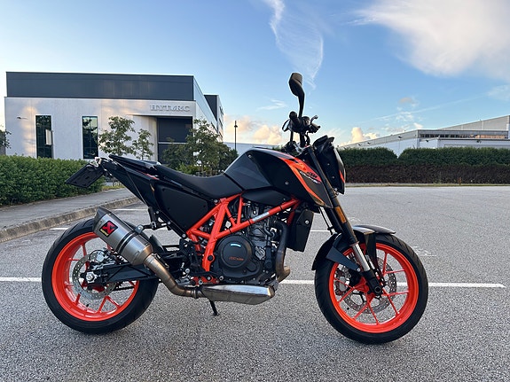 KTM 690 Duke R - A2 - Akrapovic - Tank og sidevesker 2 of 19