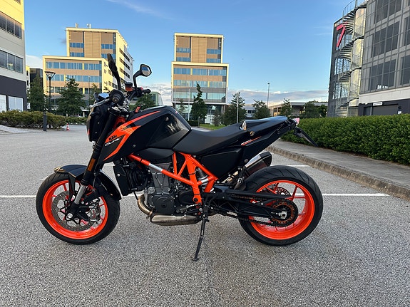 KTM 690 Duke R - A2 - Akrapovic - Tank og sidevesker 6 of 19