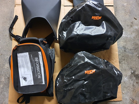 KTM 690 Duke R - A2 - Akrapovic - Tank og sidevesker 14 of 19