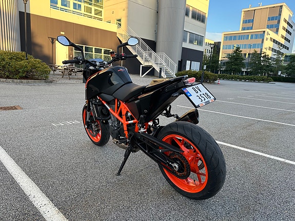 KTM 690 Duke R - A2 - Akrapovic - Tank og sidevesker 5 of 19