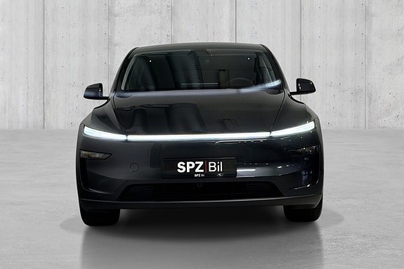 Tesla Model Y 5 of 5
