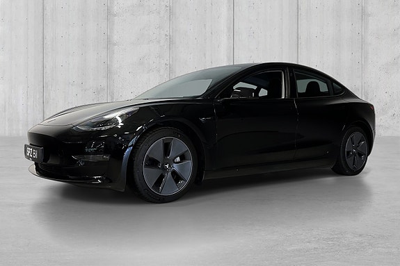Tesla Model 3 2 of 5