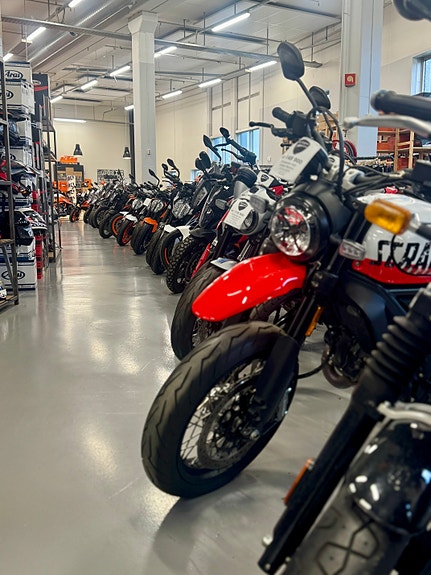 Triumph Rocket III Roadster ABS 18 of 18