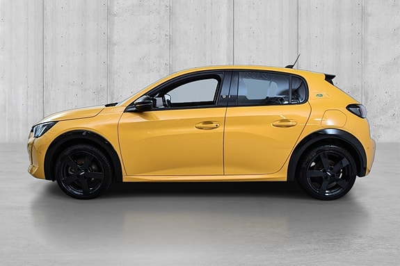 Peugeot 208 2 of 5