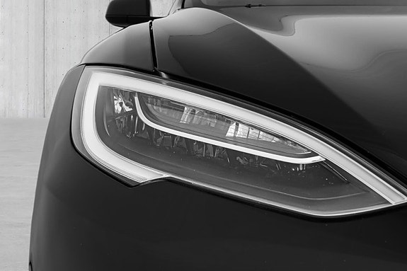 Tesla Model S 5 of 5