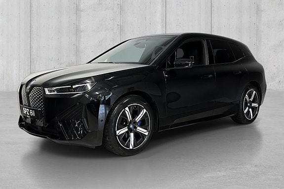 BMW iX 3 of 5